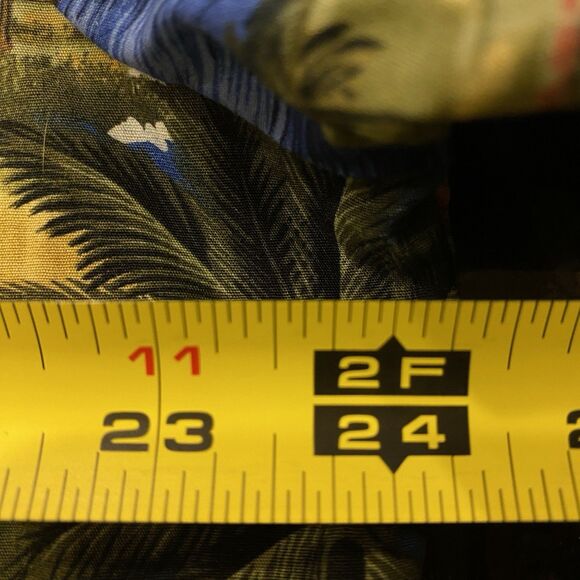 Vtg HILO HATTIE Made In USA Hawaiian Shirt Surfboards Palm Trees Men's Beachy L - Picture 7 of 7